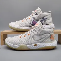ナイキ ケビントレイ5 バスケシューズ 275