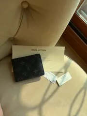 ルイヴィトン モノグラム エクリプス 二つ折り財布