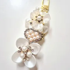 キーホルダー_ 白+GOLD