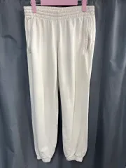 アディダス アイボリー ジョガーパンツ