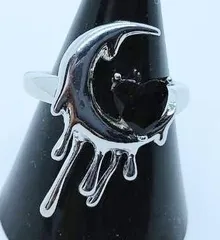 【フリーサイズ】メルティムーン&ハート　月　ブラック　ハート　シルバー　リング　指輪　ストリート　ロック