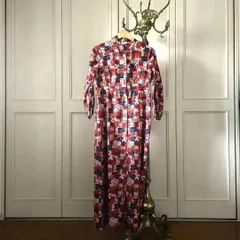 【東あずま店　併売品】　＠　花柄　総柄　ワンピース　ロング　シャツ　レトロ　可愛い　Flower　VINATAGE　ヴィンテージ　お呼ばれ　デート　オフィスカジュアル　食事会　可愛い　お出かけ　上品