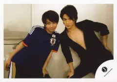 【中古】生写真(ジャニーズ) ジャニーズJr./松田元太・平野紫耀/横型・膝上・衣装青黒・片手足・左手腰/公式生写真
