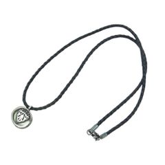GUCCI クレストコイン ロゴ付きレザーネックレス - メルカリ