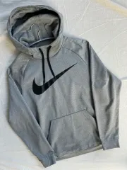 ナイキ サーマフィット フーディー Tシャツ