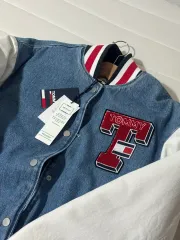 トミー ジーンズ スタジャン デニムジャケット