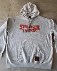 タグ付き 公式 Netflex「 ストレンジャーシングス 」  UPSIDE DOWN パーカー フーディ 男女兼用 裏起毛   グレー  S--XL