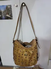 MCM ロゴ ショルダーバッグ