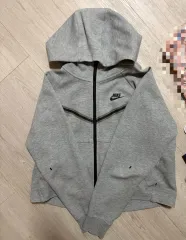 ナイキ テッドパック グレー フード ジップアップ レディース