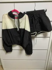 ブラック/アイボリー ウィンドブレーカー セットアップ トレーニングウェア