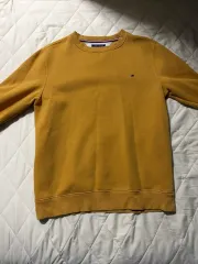 トミーヒルフィガー スウェット マスタード M