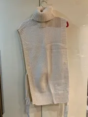 アイボリー色 ニット ベスト