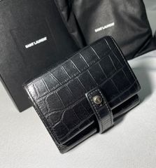 極美品】サンローラン 三つ折り財布 クロコ型押し レザー 黒 - メルカリ