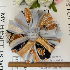 新春セール☆ハンドメイドシュシュ☆グレー花柄