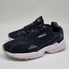 アディダス ファルコン スニーカー 25センチ