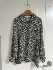 (日本 ヴィンテージ) ブラウス シャツ ブラック 花 長袖 L