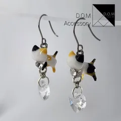 ☆彡三毛猫ちゃんピアス(≧▽≦)♡クリアハートクリスタル♡