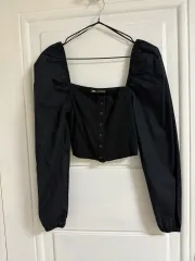 ザラ クロップドトップス