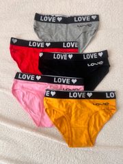 Item thumbnail for item c4bc4359-05cb-47a1-a1c6-8a05efe8a130