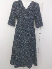 ◇ natural couture Vネック 花柄 シャーリング 五分袖 膝下丈 ワンピース 表記なし ブラック ホワイト レディース  【中古】 【1206230003265】