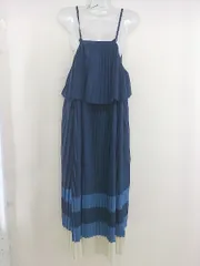 ◇ merlot メルロー プリーツ 膝下丈 キャミソール ワンピース ネイビー ブルー ホワイト レディース  【中古】 【1206270005878】