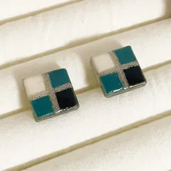 ダークグリーン キラキラ ゴールド スクエア ピアス グリーン 白 黒 ゴールド ステンレス 【161】