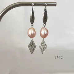 天然色うる艶ピーチ・バロック淡水パール　ピアス　・・✽・・　〈真珠　サージカルステンレス　フック〉