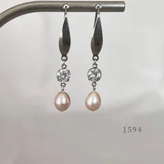 天然色ピンクベージュ・淡水パール＆キュービックジルコニア　ピアス　・・✽・・　〈真珠　サージカルステンレス　フック〉