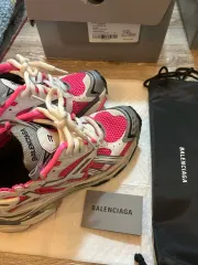 バレンシアガ ニューランナー ピンク