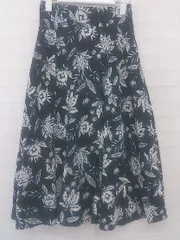◇ N. Natural Beauty Basic 花柄 膝下丈 フレア スカート サイズM ブラック ホワイト系 レディース P  【中古】 【1211140010173】
