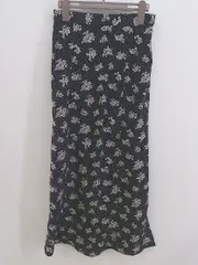 ◇ GLOBAL WORK 花柄 バックウエストゴム ロング フレア スカート サイズL ブラック オフホワイト系 レディース P  【中古】 【1212150004770】