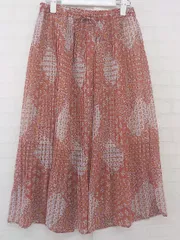 ◇ AS KNOW AS PINKY ウエストゴム 総柄 膝下丈 プリーツ スカート テラコッタ系 レディース P  【1301190013627】