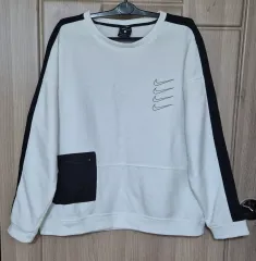 ナイキ スウッシュ Tシャツ (ユニセックス) XL