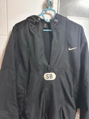 ナイキ SB Anorak（アノラック）フ_ド ウ_ドブレーカー ジャケット ブラック