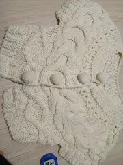 アイボリー ケーブル編み ニット ベスト 身幅43