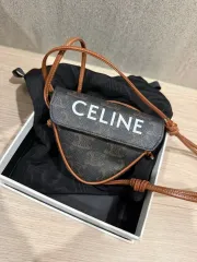 {ほぼ新品/os} セリーヌ トリオンフ トライアングル ミニバッグ