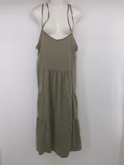 ◇ EARTH music ＆ Ecology サテン風 ティアード ノースリーブ ロング ワンピース フリーサイズ オリーブ レディース E  【1305020006469】