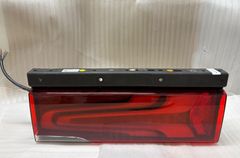 FUSO スーパーグレート LEDリヤコンビネーションランプ 右 - メルカリ