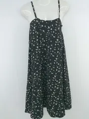 ◇ natural couture 花柄 裏地あり サイドジップ 膝丈 キャミソールワンピース サイズＦ ブラック ホワイト レディース P  【1306120018772】のサムネイル