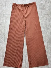 ユニクロ プリーツ ストレート パンツ L