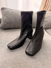 ブラックショートブーツ