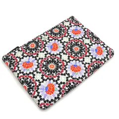 シャネル CHANEL クラッチバッグ A82074 キルティング クリスマス限定 ブラック系マルチカラー 大判ポーチ 美品