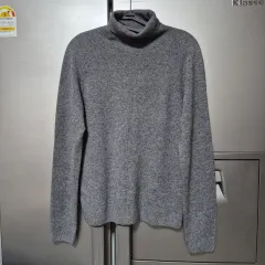 UNIQLO カシミア タートルネック ニット