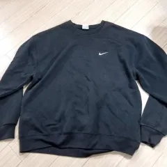 NIKE スウッシュ ブラック スウェット Tシャツ (100)