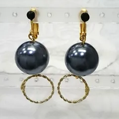 生まれたての土星とその輪のイヤリング 耳飾り ハンドメイド oh-02443