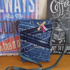 19★USEDダメージデニムリメイク★サコッシュ★ショルダーバッグ★ポシェット★リメイクデニム★