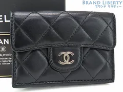 【美品】シャネル　CHANEL　マトラッセ　ココマーク　クラシック スモール フラップ ウォレット　ミニウォレット　三つ折り財布　コンパクト財布　ブラック シルバー金具　ラムスキン　AP0230 A84401
