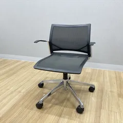 オカムラ ミーティングチェア昇降式 肘付  ツァルト キャスター付 ブラック