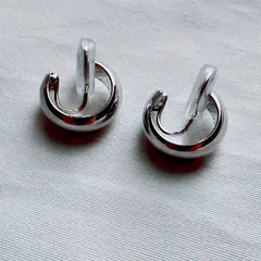 588 フープ イヤリング シルバー 両耳用 痛くない クリップタイプ 小ぶり ピアス見え おしゃれ 上品 レディース 韓国風 軽量 アクセサリー 秋冬コーデ