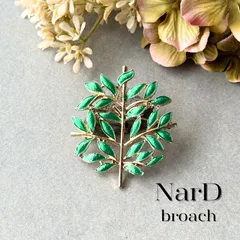 リーフのブローチ　木 ツリー モチーフ 植物 ボタニカル シンプル グリーン ナチュラル 上品 メンズ 男女兼用 ユニセックス カジュアル 新品 大人 コサージュ ギフト プレゼント 新品未使用 NerD